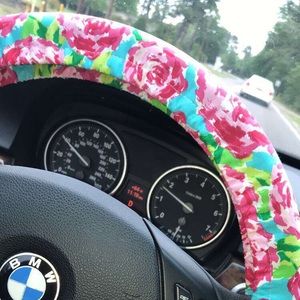 Lilly Pulitzer steering wheel cover
